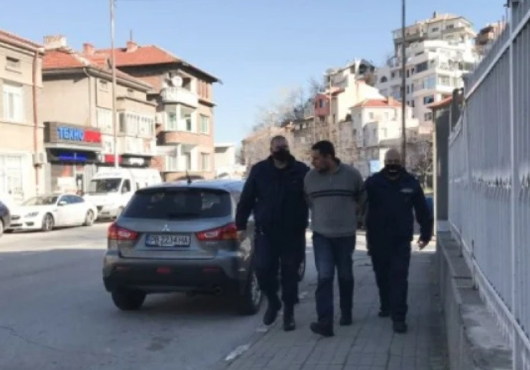Районният съд в Асеновград остави в ареста мъжа, задържан за