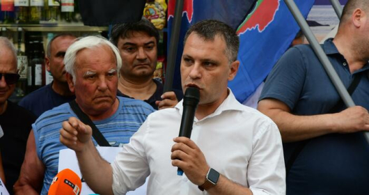 Бившият депутат от ВМРО Александър сиди отправи остри критики срещу