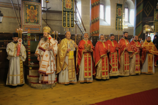 Негово високопреосвещенство Неврокопският митрополит Серафим, заедно с храмовото духовенство, отслужиха