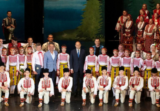 В зала 1 на НДК танцьорите отансамбъл "Гоце Делчев"изнесоха концерт