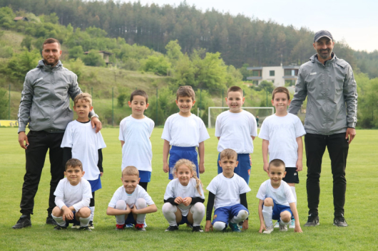 Най малките футболисти от школата на Септември Симитли родени 2015