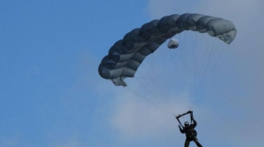 Младият парашутист, който пострада тежко при скокове на летище Чешнегирово