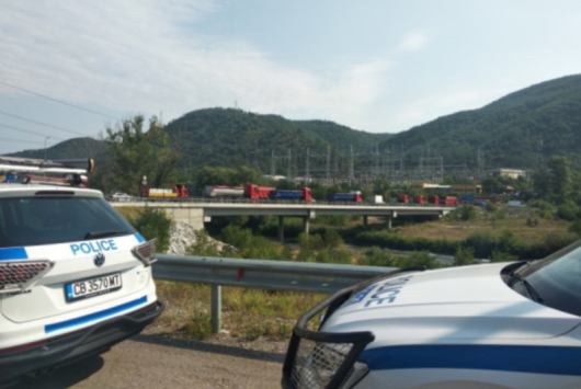 Автомагистрала "Струма" и Е-79 край Благоевград отново бяха блокирани от