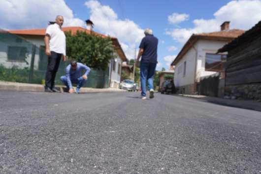 Община Разлог приключи асфалтирането на 3 улици в село Горно