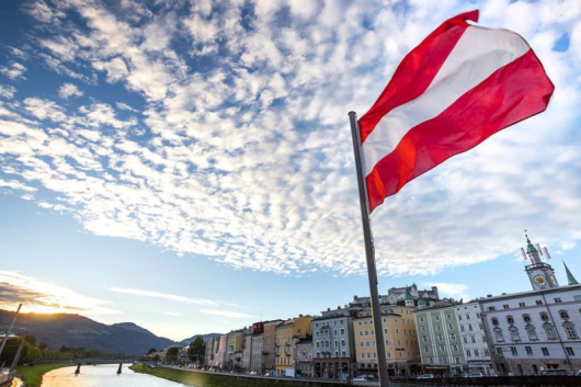 Австрийският канцлер Карл Нехамерзаяви, че Австрия сепротивопоставя на присъединяването на