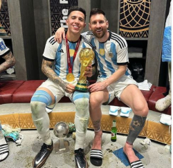 По време на купона в съблекалнята след триумфа на Аржентина