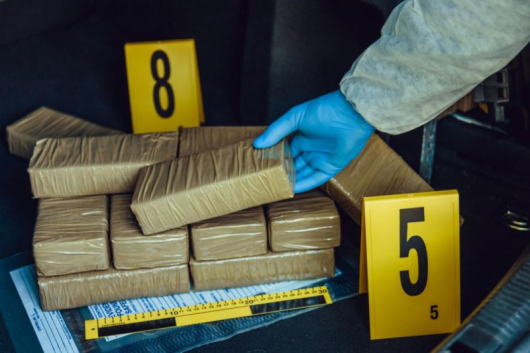 Испанската полиция конфискува4 5 тона кокаин на борда на товарен кораб