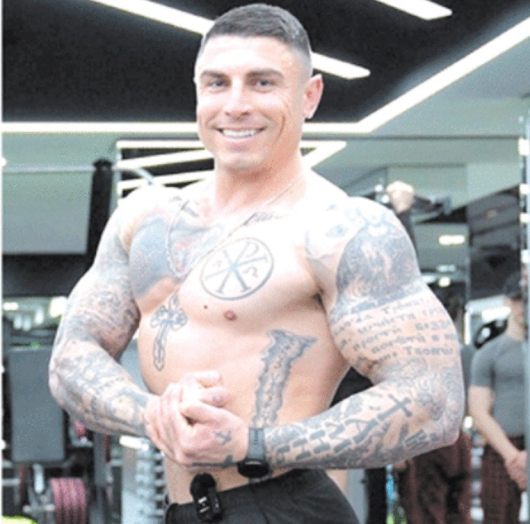 Даниел Златков вече има по-големи мускули от двойника си, португалеца