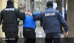 Вчера в РУ Дупница е задържан 49-годишен мъж от с.