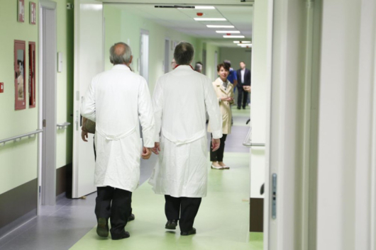 Кризата с кадрите в здравните заведения в Пиринско се задълбочава.