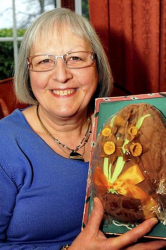 Жена от Уорикшър Великобритания пази вече 63 години великденско яйце