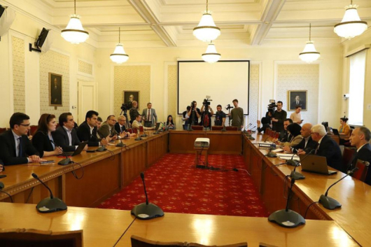 ГЕРБ-СДС и ПП-ДБпроведоха експерта среща по политики, засягащи бюджета, на