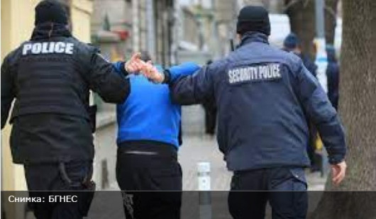 Вчера служители на РУ Кюстендил са задържали 30-годише н мъж