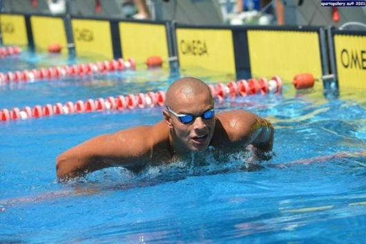 17 годишният плувец Петър Мицин продължава със страхотното си представяне