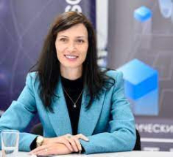 Kандидатът за премиер на ГЕРБ СДС Мария Габриел ще върне