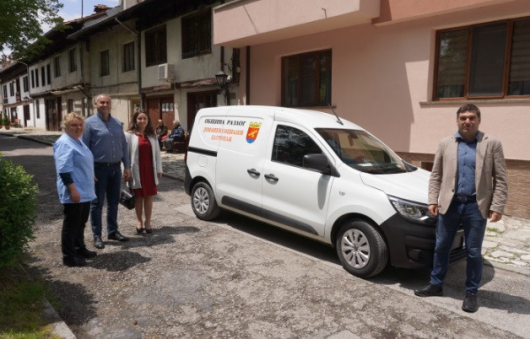 Община Разлог закупи нов лекотоварен автомобилпо проектЗакупуване на лекотоварен автомобил