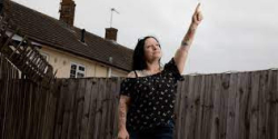 47-годишната Гуен Блайт от Обединеното кралство твърди, че е била