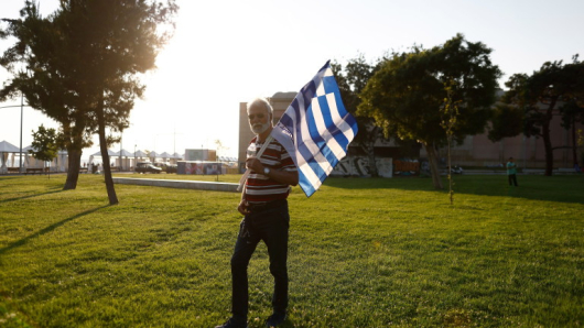 В Гърция днес се провеждат предсрочни парламентарни избори, съобщи Ройтерс.Проучванията