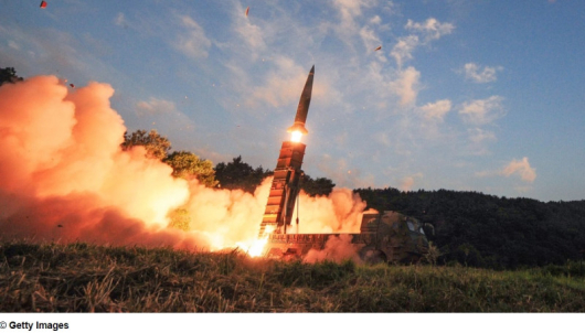 Изстреляната днес севернокорейска балистична ракета с голям обсег е прелетяла