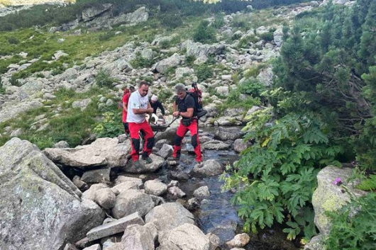 Планински спасители оказаха помощ на пострадала туристка в Рила. В