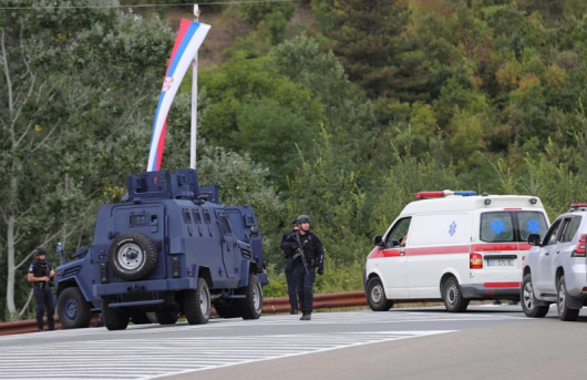 Косовската полицияпродължава престрелкас най малко 30 души след като един косовски