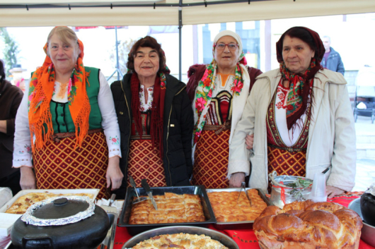 Площадът на Добринище събра на едно място кулинарни майстори, които