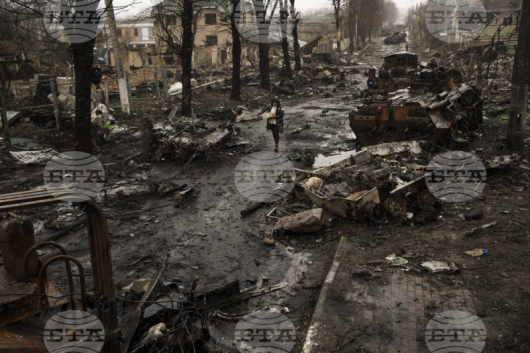 Унищожени руски танкове в Буча, северно от Киев. Снимка: АП/Rodrigo Abd