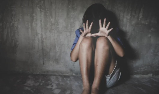 17 тийнейджъри са заподозрени че са насилвали сексуално 12 годишно момиче
