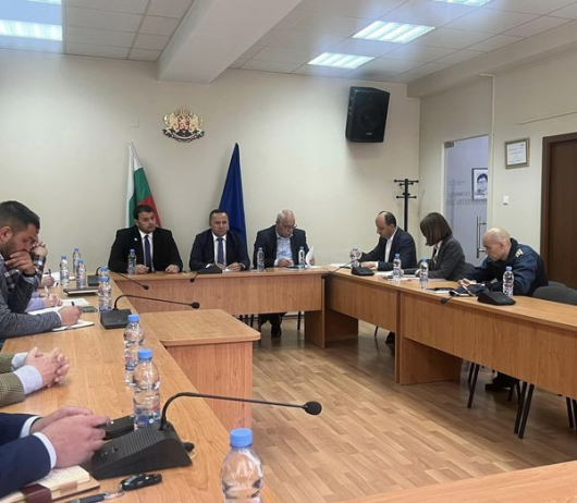 Областният управител на област Благоевград Георги Динев проведе работна среща