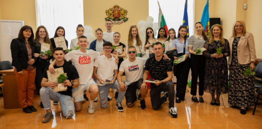 Кметът на община Разлог Красимир Герчев посрещна лично всички отличници