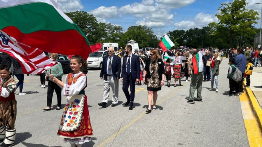Парадът посветен на Деня на българската азбука и култура започна