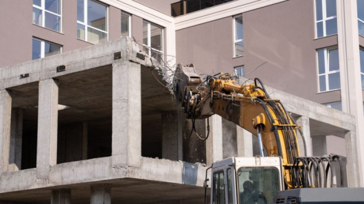 Община Благоевград стартира процес по поетапно премахване на незаконни постройки
