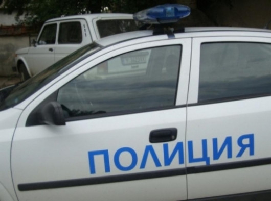 Полицейски служители на РУ Сандански работят по получен сигнал за извършена
