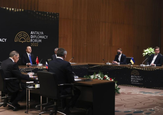 След близо два часа разговори срещатамежду външните министри на Русия