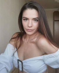 Красивата Валерия Докузова от Симитли е сред претендентките за титла