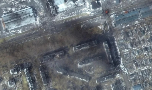 Училище по изкуства в украинския град Мариупол е било бомбардирано