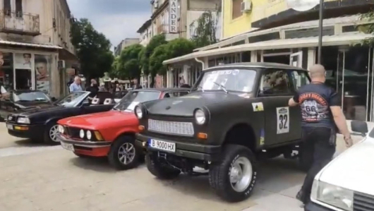 Днес се проведе парадът на ретро автомобили в Благоевград. Още