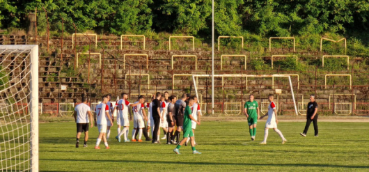 Футболен празник в Петрич Любимият им отбор Беласица сътвори истинско