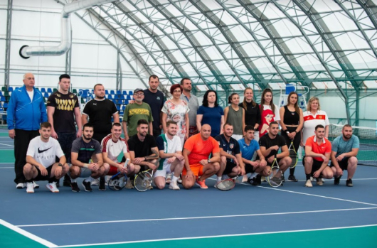 Турнир по тенис за мъже жени и двойки се проведе