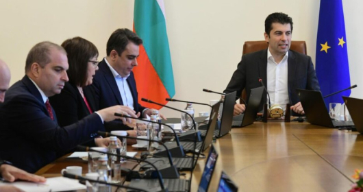 Кирил Петков събира днес министрите си на съвет Все още