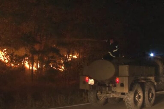 Продължава гасенето на пожара край Казанлък Екипи на пожарната военни