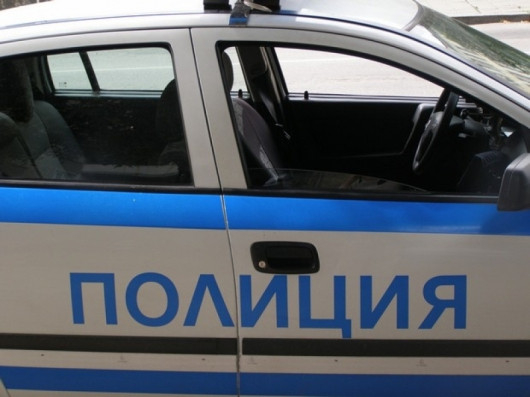 Вчера дупнишки полицаи са задържали 22 годишна жителка на гр Бобошево