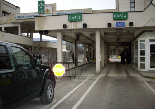 Засилен трафик има от граничните пунктове с България съобщават от