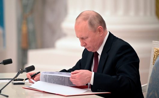 Руският президент Владимир Путин подписа закон, утежняващ военните наказания.Съгласно одобрените