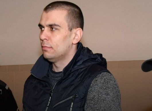 Викторио Александров който застреля едногодишната си дъщеричкаНикол и жена си