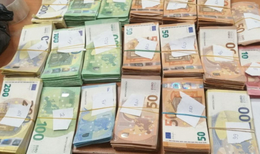 Митничари откриха недекларирана валута с левова равностойност близо 430 000