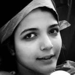 В Иран 16 годишната ученичка Асра Панахи беше убита по време