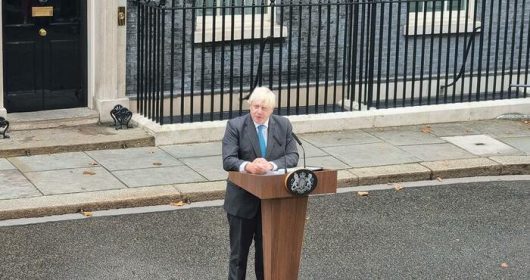 Борис Джонсън се връща в състезанието за премиер на Великобритания