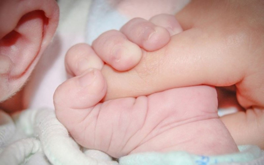 Жена в кома от 7 месеца роди здраво момиченце Младата