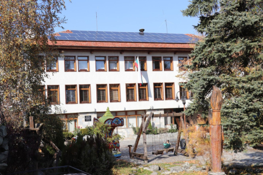 От днес Община Банско пoлзва слънчева енергия от фотоволтаична централа